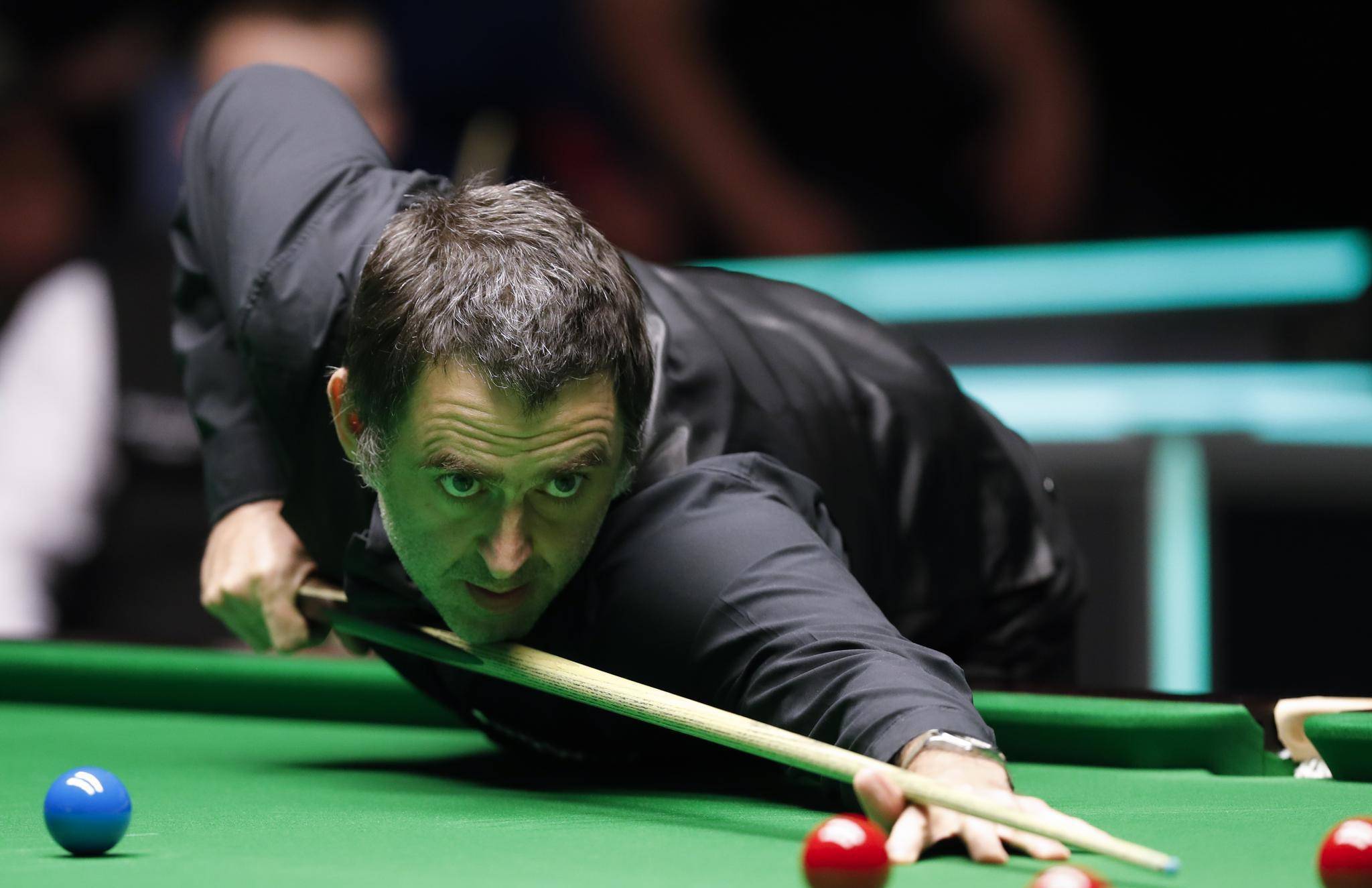 亚在场上可 亚在场上可